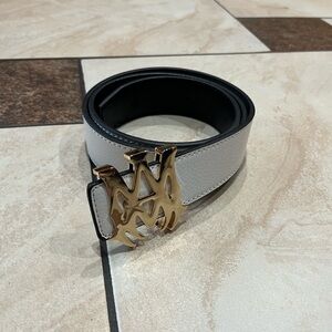 Men’s “Amiri” White Belt w/ Gold Buckle | Length 44 | Barley Worn